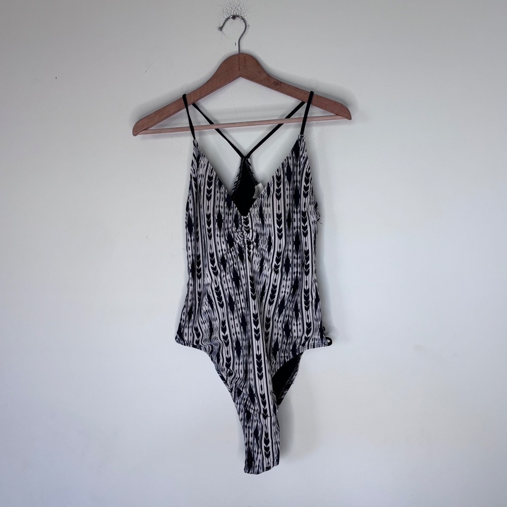 L Space Tribal One Piece Black White Side Strap‎ Swimsuit 10 Summer Vacation